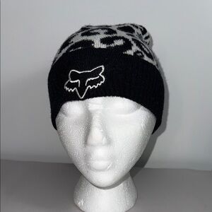Fox racing women’s black and white animal print beanie hat